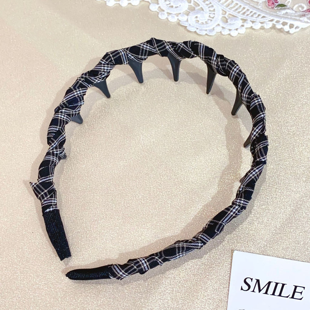 2026 Korean Plaid Fabric Headband – Anti-Slip Teeth, Versatile & Chic